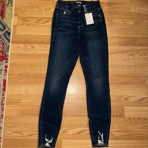 Good American Good Waist skinny jeans in perfect condition with tags attached.